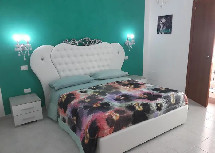 לינה וארוחת בוקר Affitta Romy טרופאה